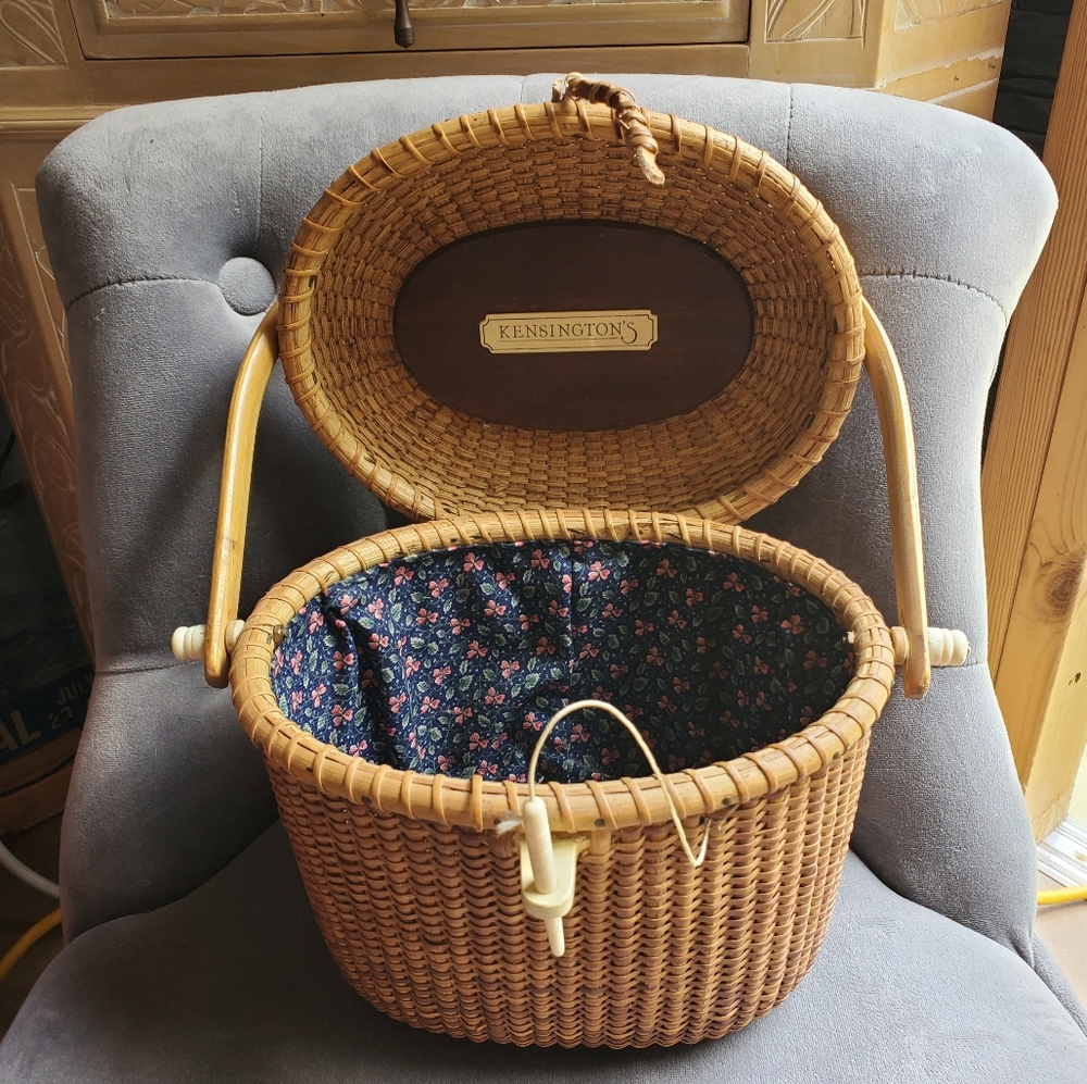 Kensington Barlow Nantucket Wicker Basket, Purse Gem